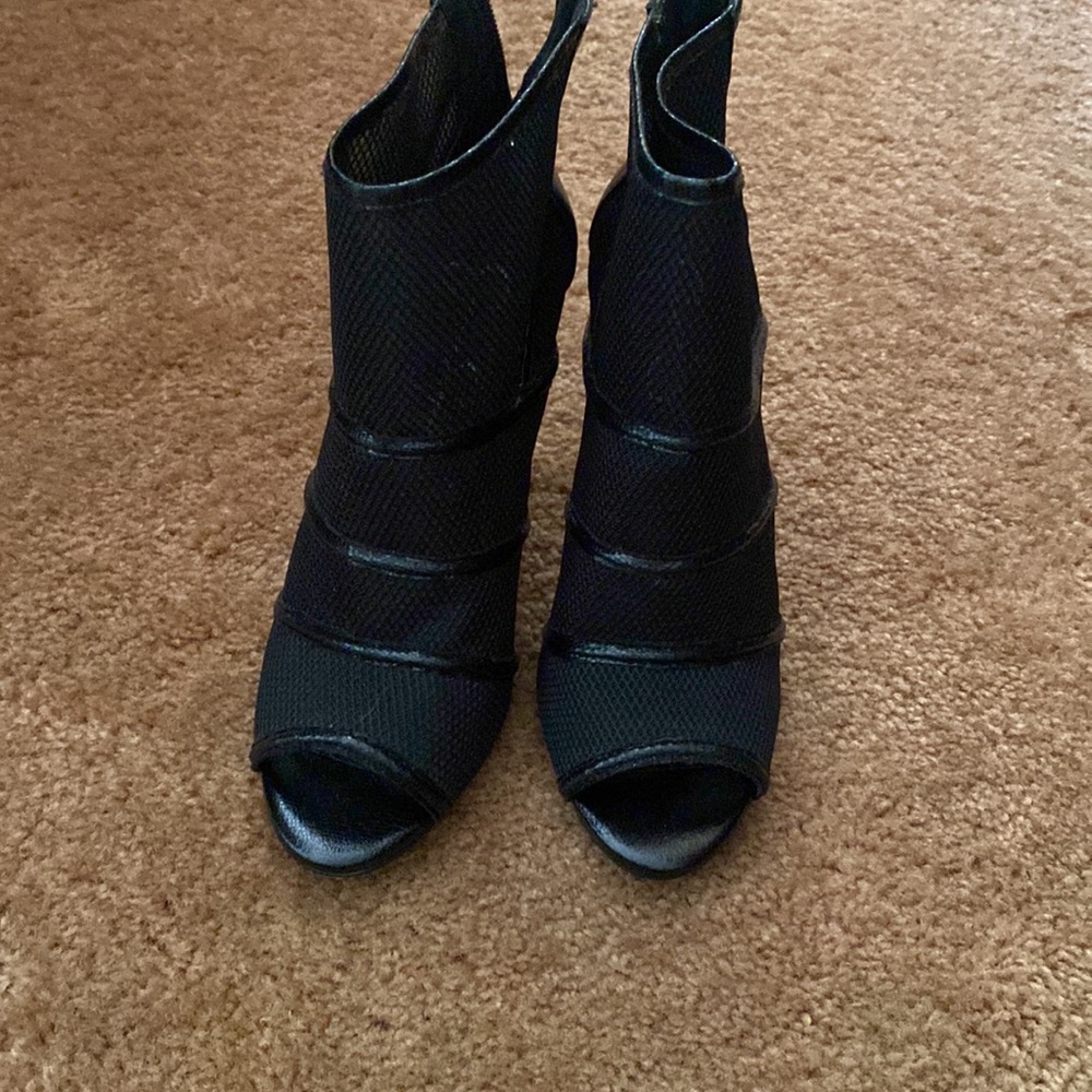 Sexy black Jessica Simpson booties size 8 - Picture 4 of 5